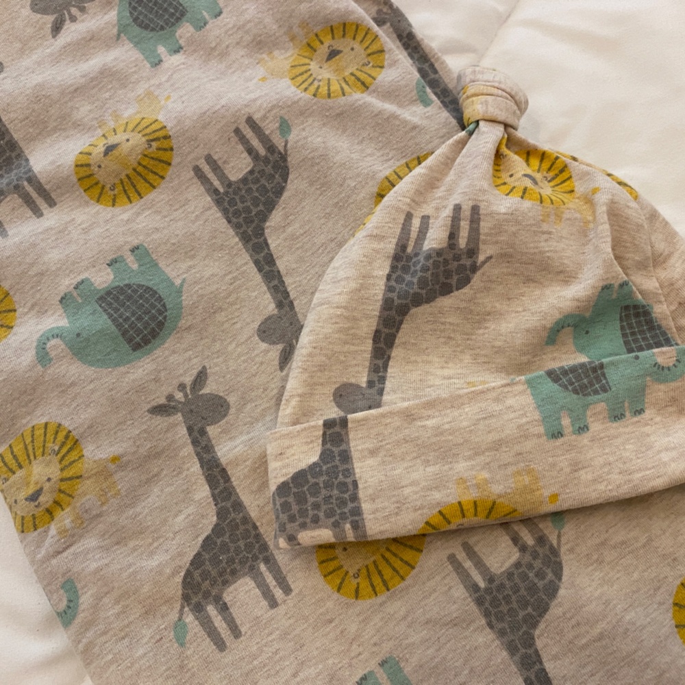 NEW Swaddle & Hat Set Animals Zoo Sunshine